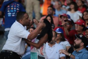 Escenificación de violencia de género en el Estadio Quisqueya. LA acción fue presentada por la Vicepresidencia.