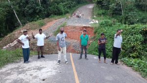 Solicitan construcción de puente que se derrumbó en Peralvillo