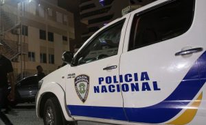 Individuos atacan a tiros a patrulla policial en Santiago