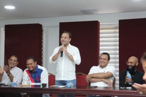 En el encuentro estuvieron presentes los miembros del CC, Aura Toribio, exgobernadora, Mayobanex Martinez, diputado por Santiago, Héctor Ramírez, diputado, José Luís Santos, alcalde del Limón, Villa González, Jeudith Rodríguez